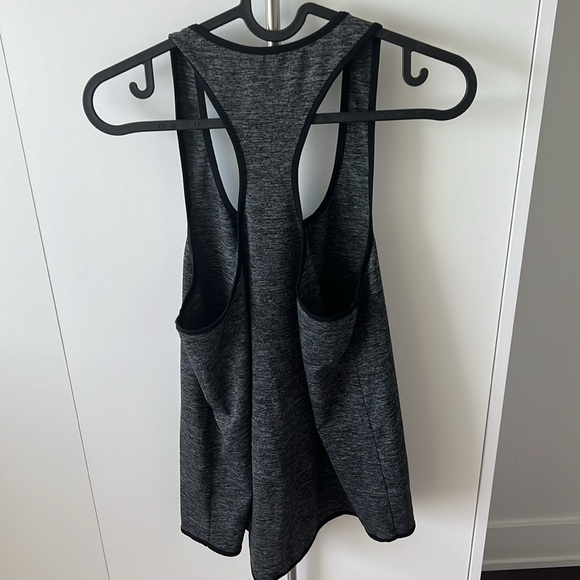 Excellent condition Oysho fitness racer back tank top size small - Picture 3 of 4